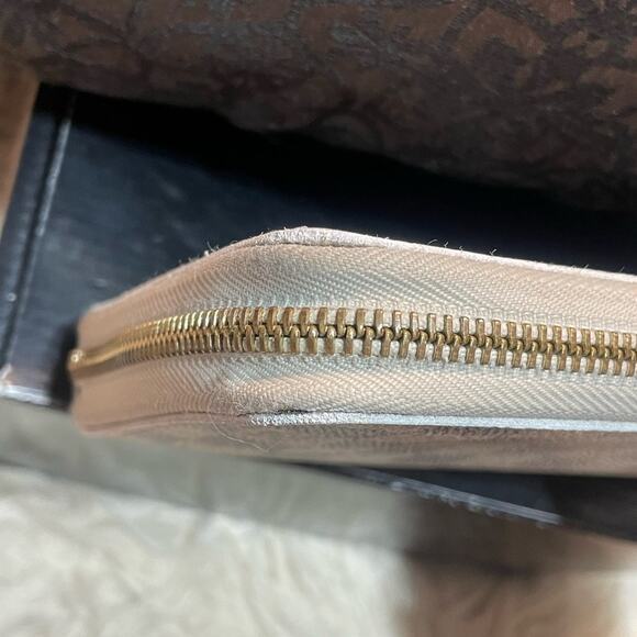 Louis Vuitton Azure large Organizer Wallet Full zip. Comes with a COA - Picture 7 of 11